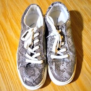 Arizona Jean Company Women's Snakeskin Sneakers